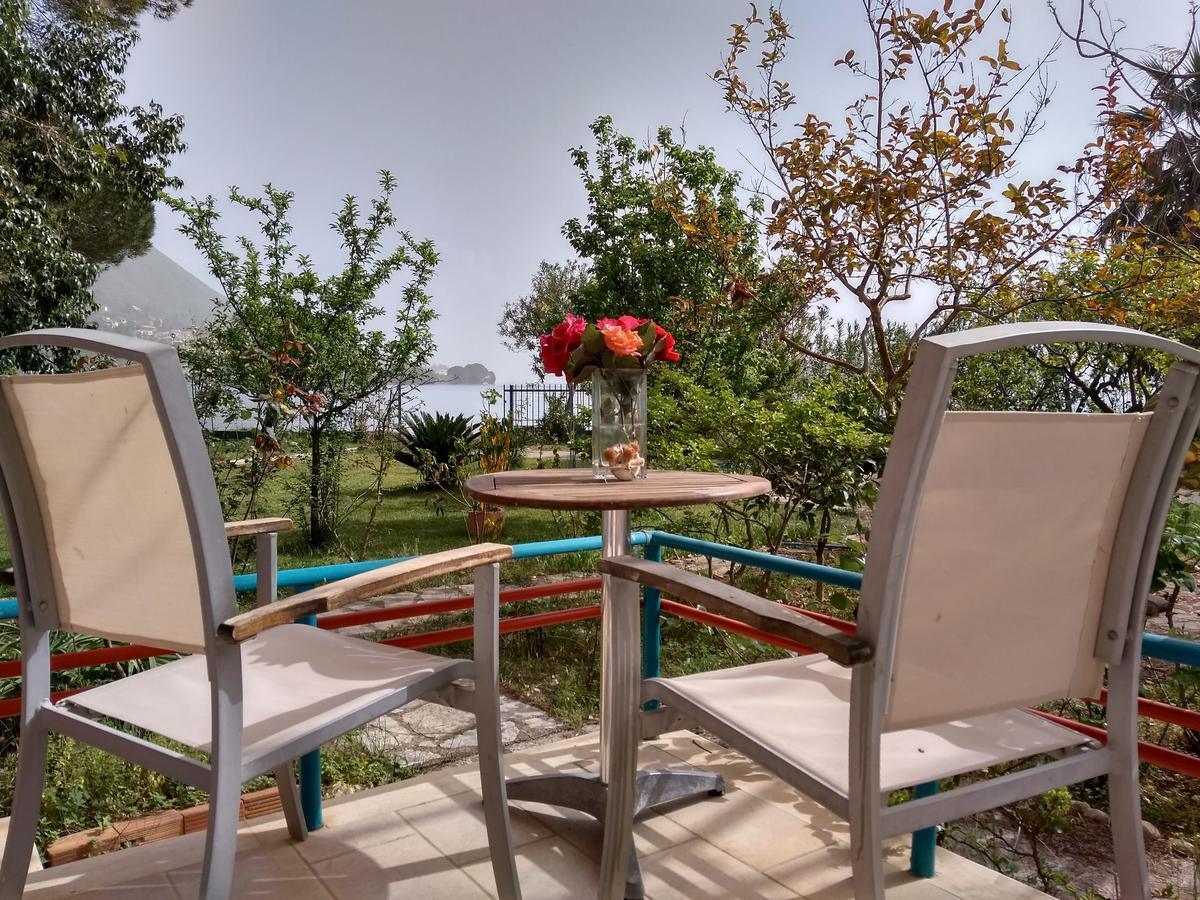 Palmyra Beachfront Apartment *